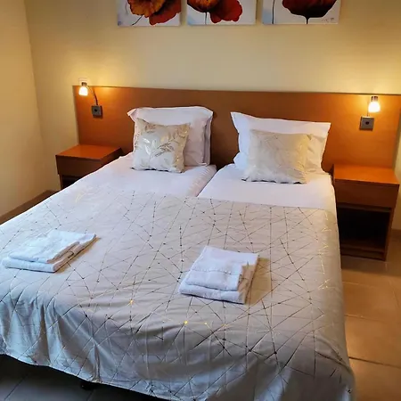 In With Golf & Pool Access Ferienhaus